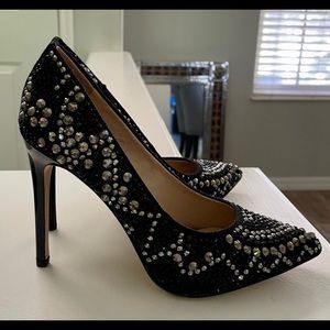 Gianni Bini Studded Heels ❤️